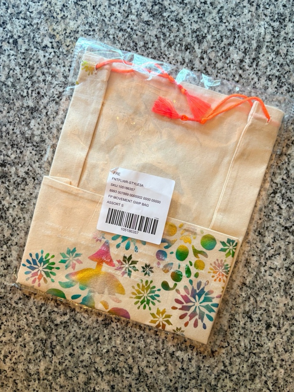 ♥️💖 FP Movement Holiday Ed Gift Bag MOTHER’S DAY GIFT Grad Gift WEDDING GIFT NWT - Picture 4 of 4